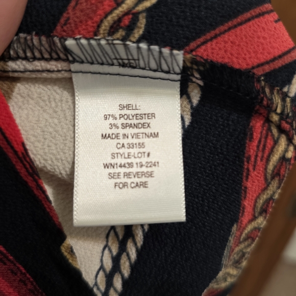 #005 BLOUSEOLOGY | Red & Black & Tan Chain Pattern Buttonup Blouse - Small - Picture 5 of 5